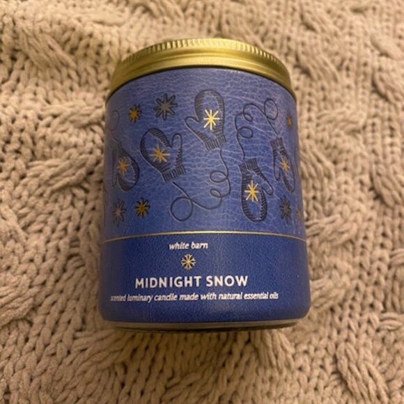 Bath & Body Works NEW Midnight Snow 25-45 hours Single Wick Candle 7 oz Holiday - Picture 1 of 3